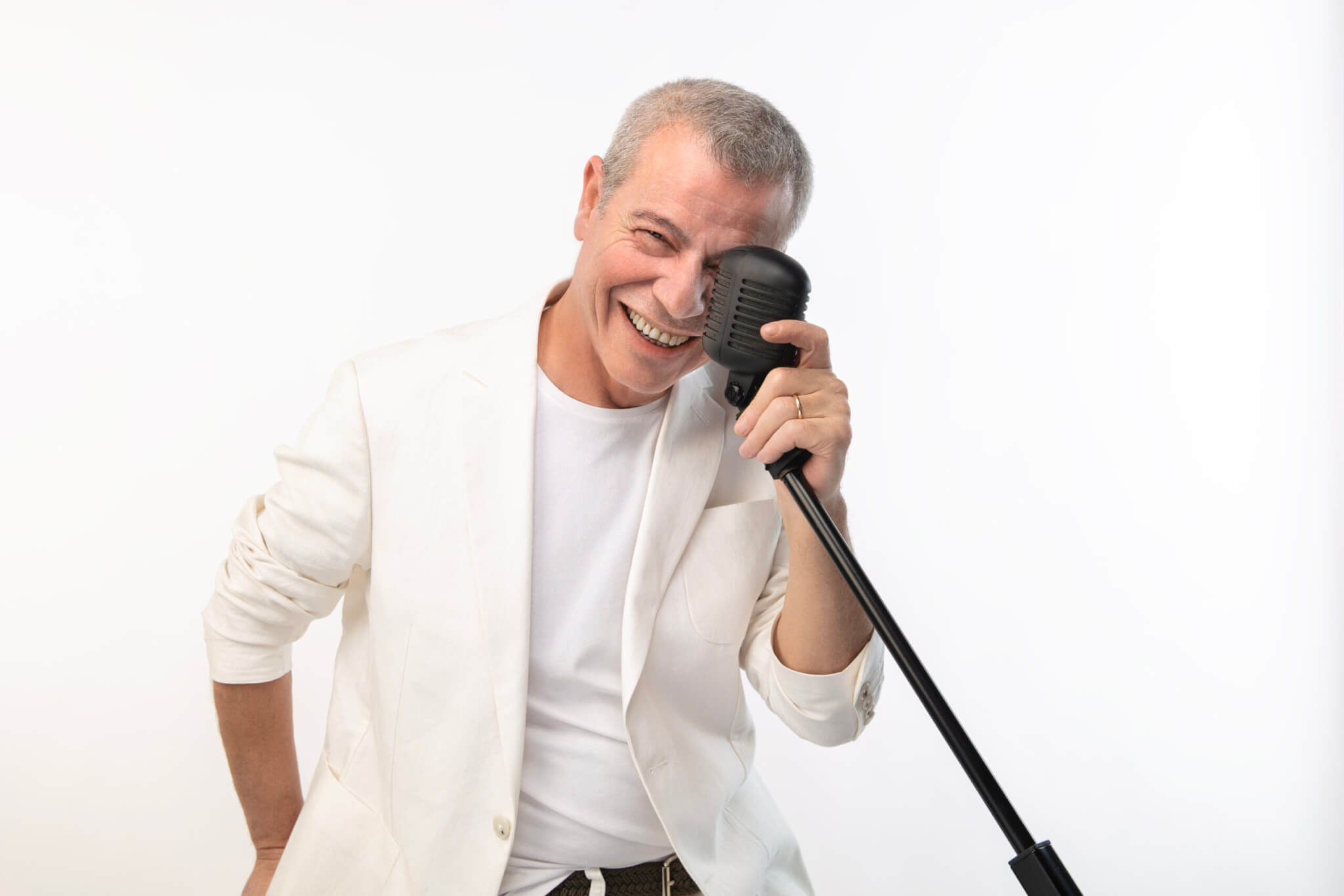 LEVENT YÜKSEL artist portrait